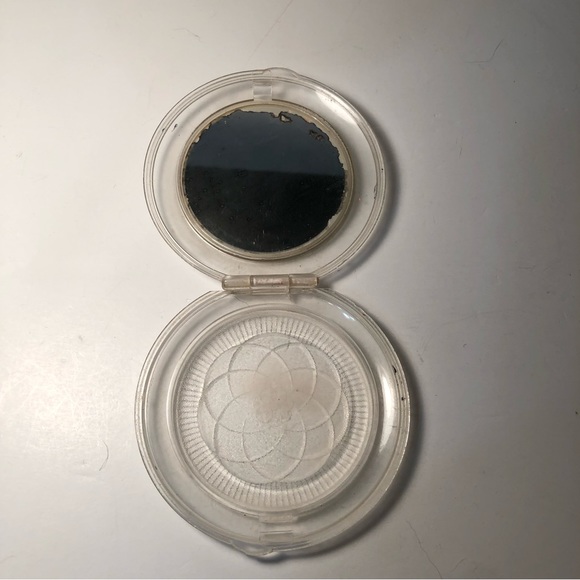 Antique Makeup Compacts - Picture 13 of 13